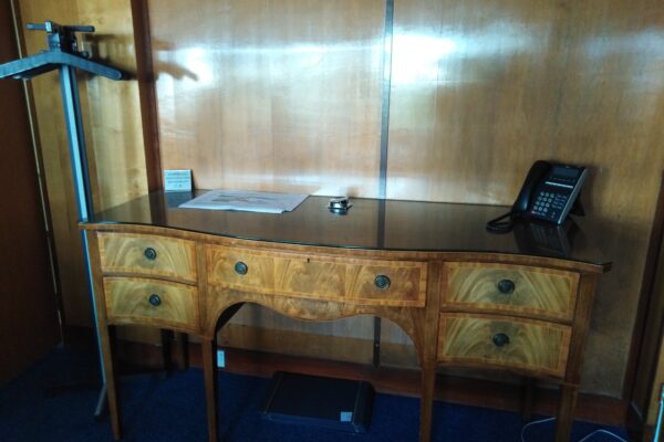 Miles Aircraft Woodley - Boardroom (Ann Smith)